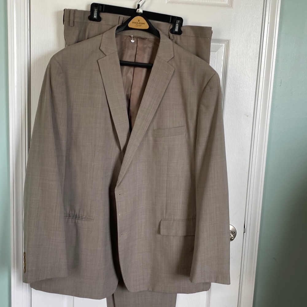 Michel Kors  Men suit . Jacket 52L pant 50L , 50W